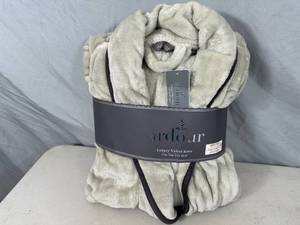 New Ardour Luxury Velvet Robe