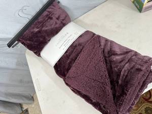 New Prologue Jacquard Berber Throw Balnket