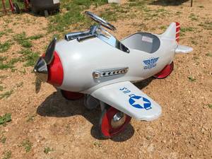 lot 102 image: Pursuit U.S. Army All Metal Pedal Plane