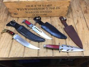 lot 126 image: 3 Larger Hunting Knives - Sheaths
