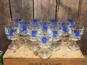 lot 138 image: 12 Pabst Blue Ribbon Thumbprint Glasses
