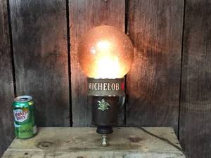 lot 141 image: Vintage Michelob Sconce Wall Light - 13 - works