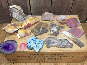 lot 145 image: Slabbed Mineral Samples