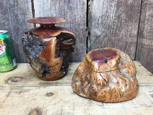 lot 151 image: Beautiful Burl Vase & Covered Box