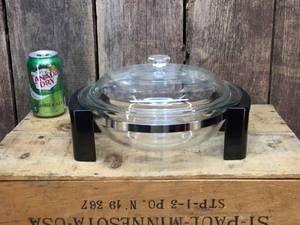 lot 157 image: Classic PYREX #024 Clear Round Glass Casserole with Stand