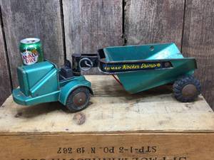 lot 172 image: Vintage LUMAR Rocker Dump