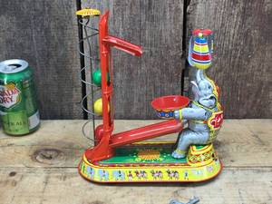 lot 189 image: Tin Wind-Up Circus Elephant Toy Marked JW - U.S. Zone