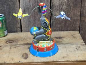 lot 193 image: Tin Wind-Up ElephantPlanes Toy - Works