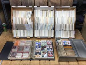 lot 198 image: Vintage Mid 80s - mid 90s MLB Baseball Cards
