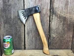 lot 212 image: Unique Style Hatchet - U.S.A. - 14
