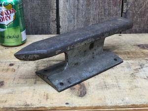 lot 217 image: Unique Smaller 10 12 Anvil