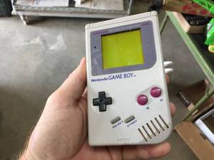 lot 256 image: 1989 Nintendo Game Boy DMG-01 Works