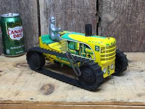 lot 258 image: Vintage MARX 5 Tin Wind-Up Tractor