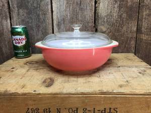 lot 269 image: PYREX Pink Flamingo 024 Covered Bowl