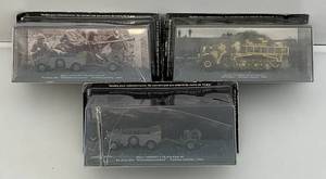 lot 29 image: Misc. Military Vehicles (Most NIB) 2 Crack Or Cut In Plastic Cases Present