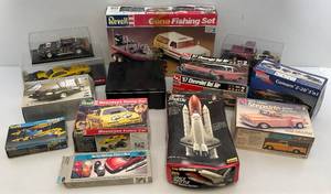 lot 60 image: Misc. Vintage Models Most Are Started (Dont Know If Complete)