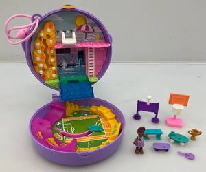lot 122 image: Polly Pocket Outdoor Sports Pocket World Soccer Ball  With Accessories