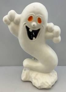 lot 133 image: Vintage 22 Ghost Blow Mold