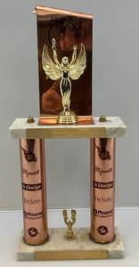 lot 174 image: 1989 Mopar Car Show Trophy 17 (VERY COOL)