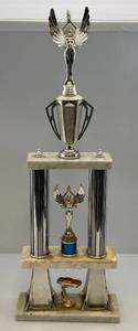 lot 189 image: Vintage Car Show Trophy 28 12