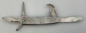lot 204 image: 1972 U.S. Marked Camilllus Pocket Knife