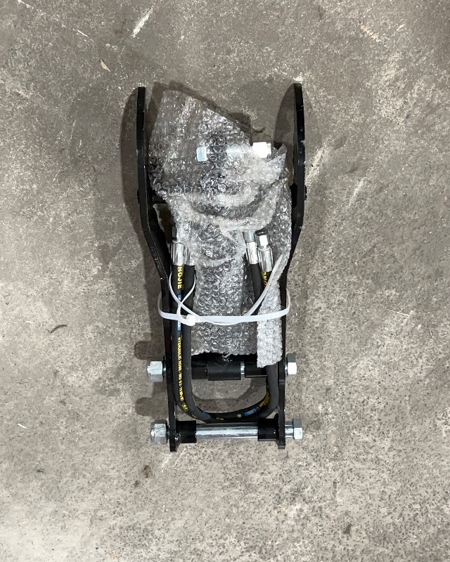 lot 174 image: Hydraulic Thumb Clip for Mini Excavators
