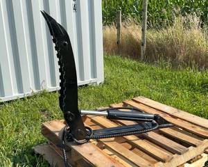 lot 209 image: 3 Ton Hydraulic Thumb Clamp