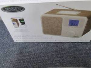 lot 14 image: Jensen Digital AMFM Dual Alarm Clo...