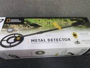 lot 52 image: National Geographic Metal detector ...
