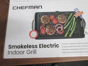lot 73 image: Chefman Electric Smokeless Indoor G...