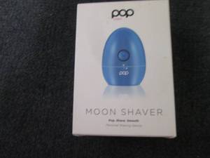 lot 242 image: Pop Sonic Moon Shaver) - Face & Bod...