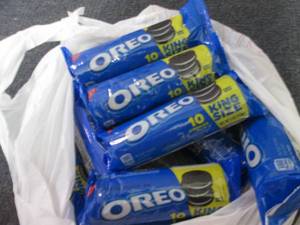 lot 271 image: 12- 4 oz Oreo Cookies...