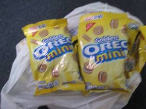 lot 279 image: 12- 3 oz Oreo Golden Minis...