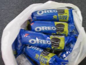 lot 287 image: 12- 4 oz Oreo Cookies...