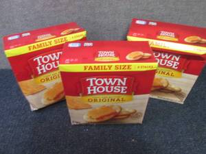 lot 311 image: 3- 20.7 oz Town House Original Crac...