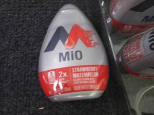 lot 321 image: 4- 3.24 oz Mio Strawberry Watermelo...