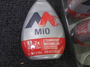 lot 322 image: 4- 3.24 oz Mio Strawberry Watermelo...