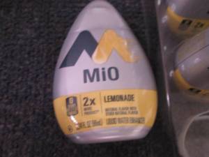 lot 326 image: 4- 3.24 oz Mio Lemonade Water Enhan...
