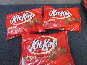 lot 374 image: 3- 10.78 oz Kit Kat Snack Size...
