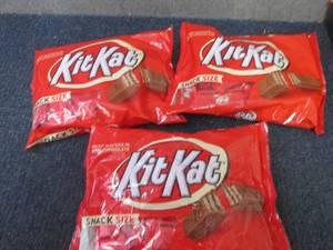 lot 377 image: 3- 10.78 oz Kit Kat Snack Size...