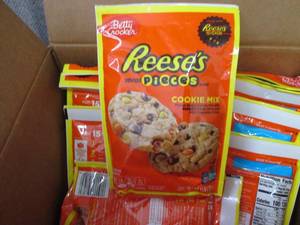 lot 401 image: 12- 11.9 oz Reeses Pieces Cookie M...