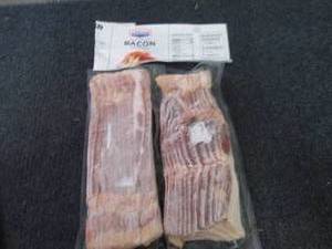 lot 426 image: CC  2-1.5 lb Daily Choice FROZEN Hi...