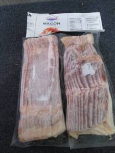 lot 427 image: CC  2-1.5 lb Daily Choice FROZEN Hi...