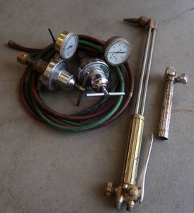 lot 25 image: WELDING