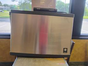 lot 38 image: MANITOWOC ICE MAKER MACHINE