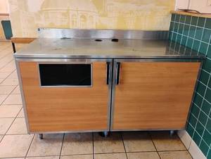 lot 40 image: DUKE STAINLESS STEEL BEVERAGE DISPENSER STAND
