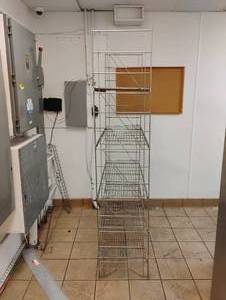 lot 53 image: COMMERCIAL 5 TIER WIRE SHELF