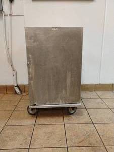 lot 61 image: LOCKWOOD NON INSULATED ROLLING CABINET