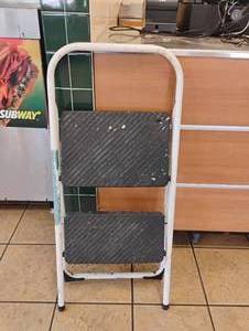 lot 84 image: STEP STOOL
