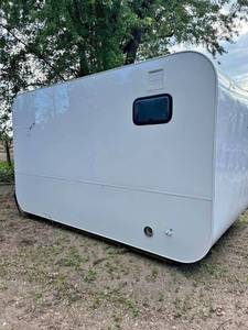 lot 4 image: Suihe 13 Mobile Mini House